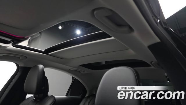 Mercedes-Benz E-Class 2025 — photo 22