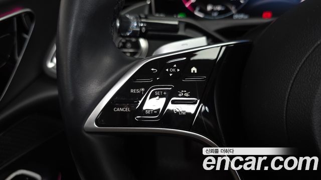 Mercedes-Benz E-Class 2025 — photo 23