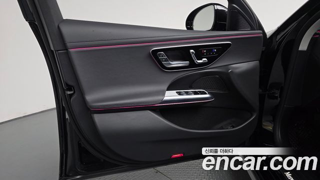 Mercedes-Benz E-Class 2025 — photo 14