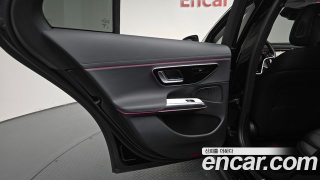 Mercedes-Benz E-Class 2025 — photo 15
