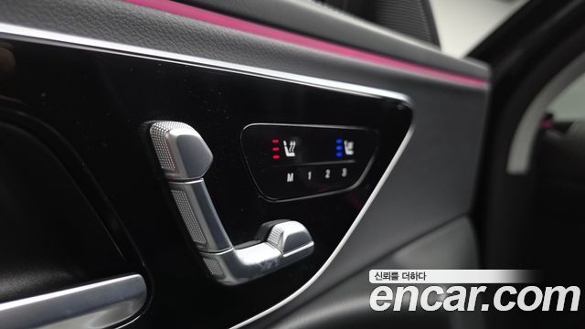 Mercedes-Benz E-Class 2025 — photo 31