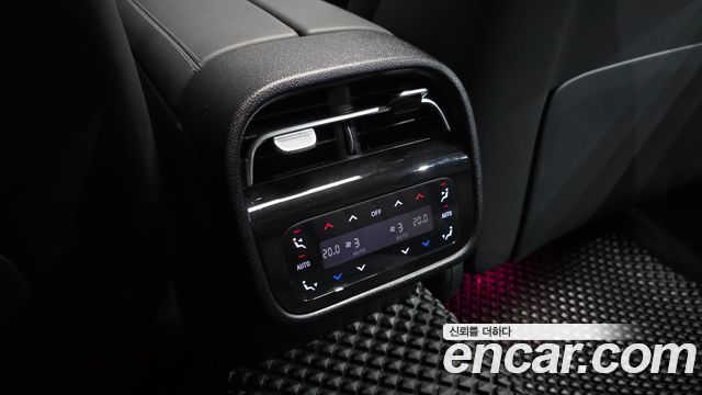 Mercedes-Benz E-Class 2025 — photo 33
