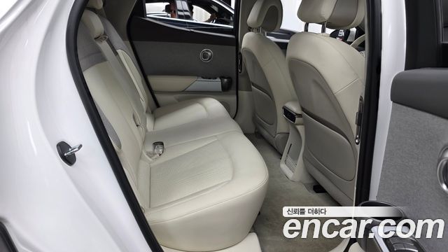 Genesis GV60 2022 — photo 17