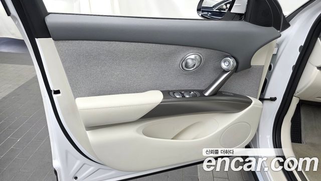 Genesis GV60 2022 — photo 14