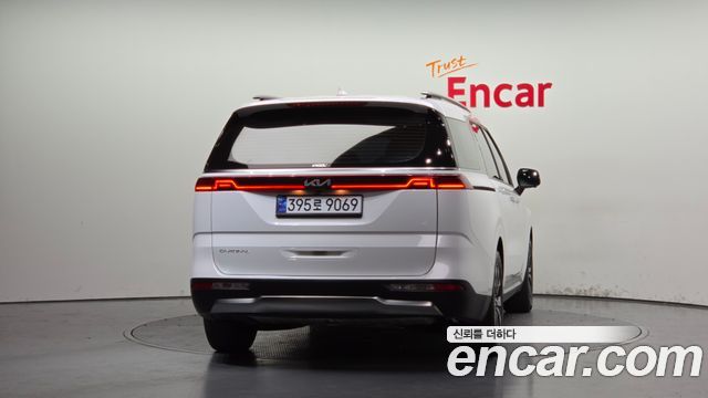 Kia Canival 2023 — photo 4