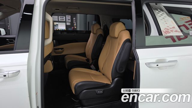 Kia Canival 2023 — photo 18