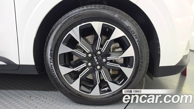 Kia Canival 2023 — photo 7
