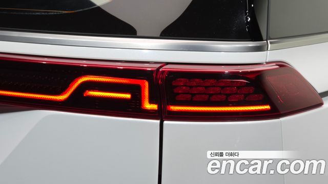 Kia Canival 2023 — photo 9