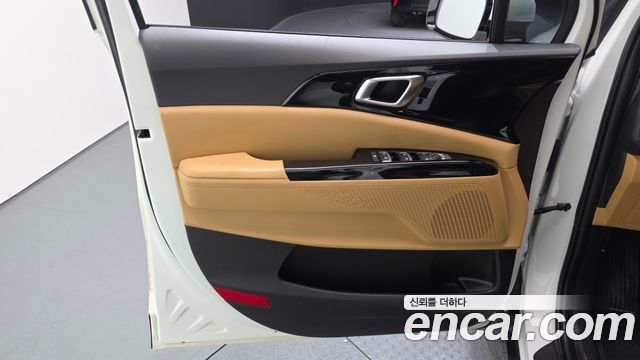 Kia Canival 2023 — photo 14