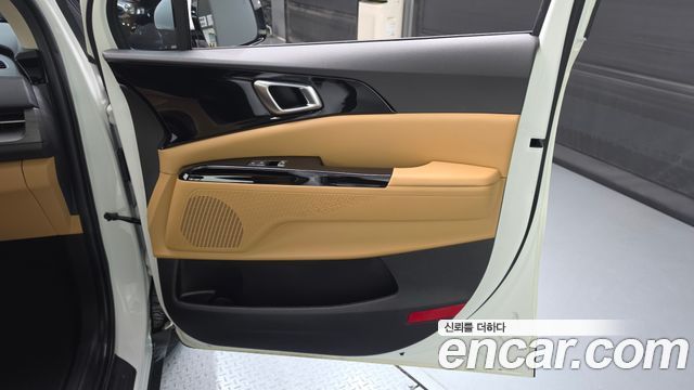 Kia Canival 2023 — photo 15