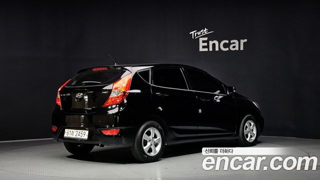 Hyundai Accent 2014 — photo 2