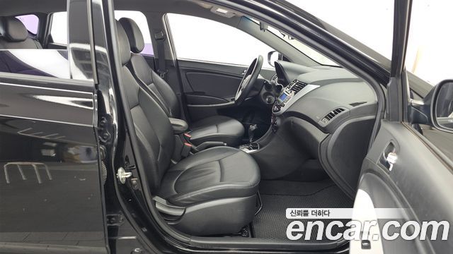 Hyundai Accent 2014 — photo 11