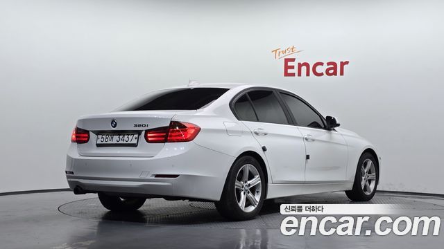 BMW 3-Series 2012 — photo 2