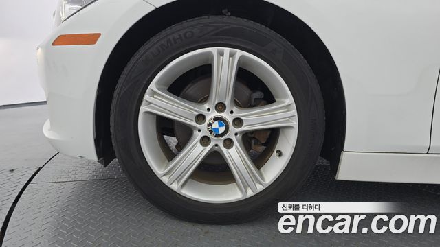 BMW 3-Series 2012 — photo 5