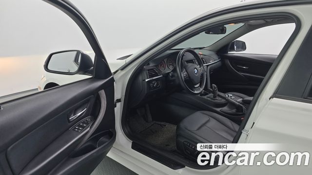BMW 3-Series 2012 — photo 10