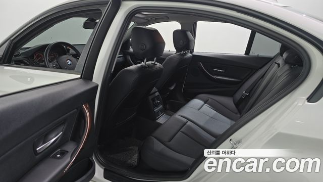 BMW 3-Series 2012 — photo 12