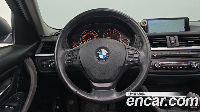 BMW 3-Series 2012 — photo 15