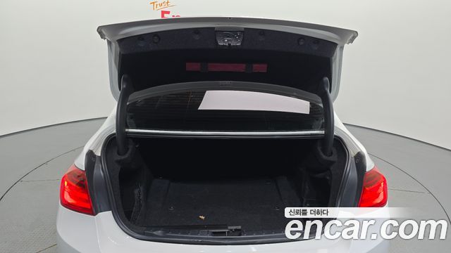 BMW 3-Series 2012 — photo 20