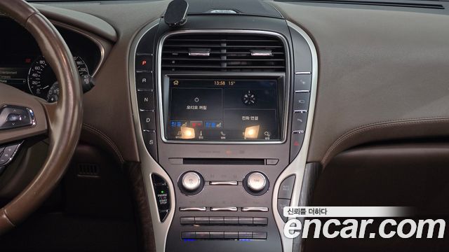 Lincoln MKX 2016 — photo 13