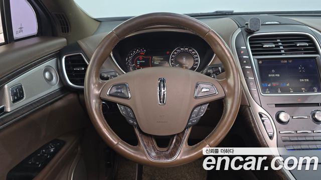 Lincoln MKX 2016 — photo 14