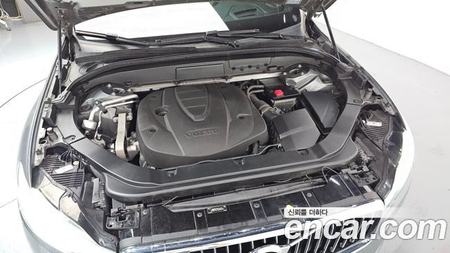 Volvo XC60 2019 — photo 6