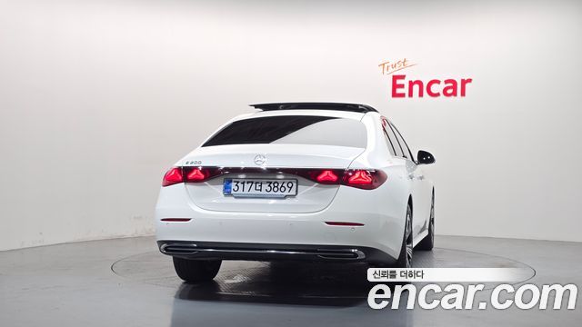 Mercedes-Benz E-Class 2026 — photo 4