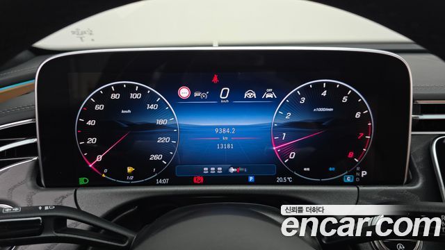 Mercedes-Benz E-Class 2026 — photo 11