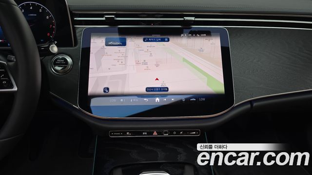 Mercedes-Benz E-Class 2026 — photo 18