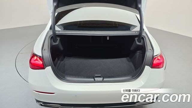 Mercedes-Benz E-Class 2026 — photo 22