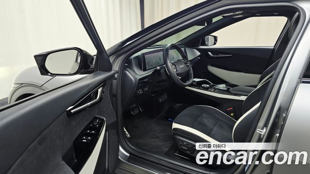 Kia EV6 2023 — photo 13