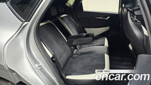Kia EV6 2023 — photo 17
