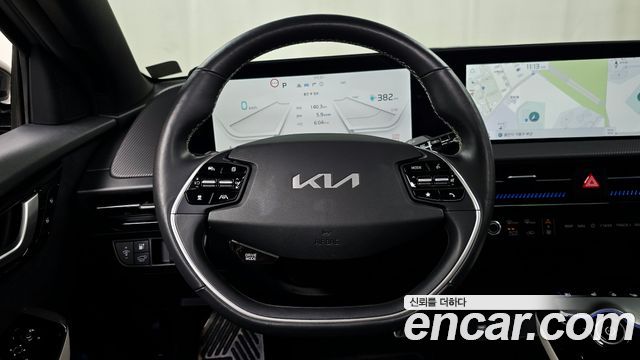 Kia EV6 2023 — photo 22