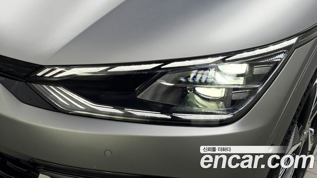 Kia EV6 2023 — photo 8