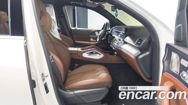 Mercedes-Benz GLS-Class 2025 — photo 11