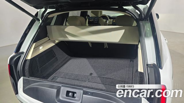Land Rover Range Rover 2025 — photo 17