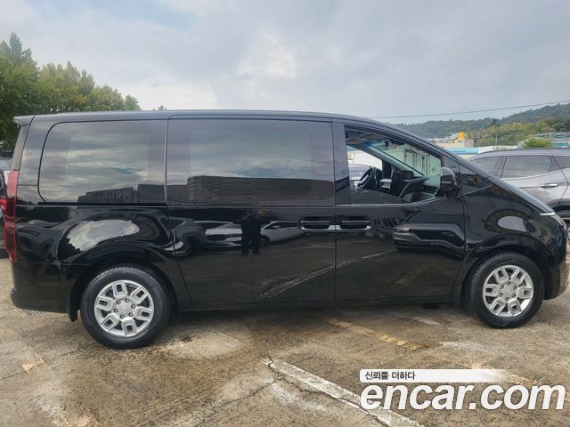 Hyundai Staria 2022 — photo 4