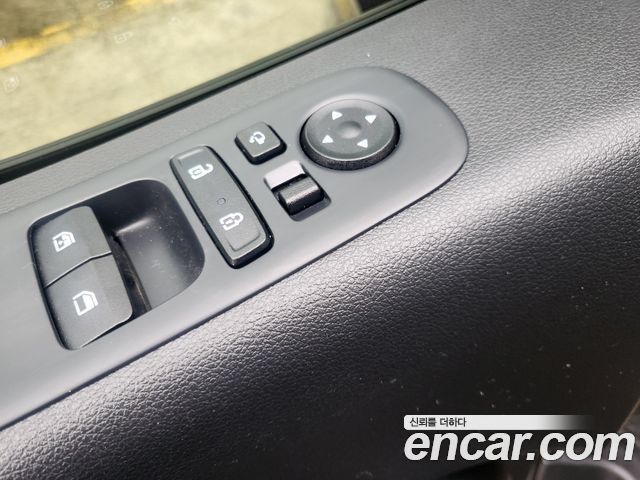 Hyundai Staria 2022 — photo 11