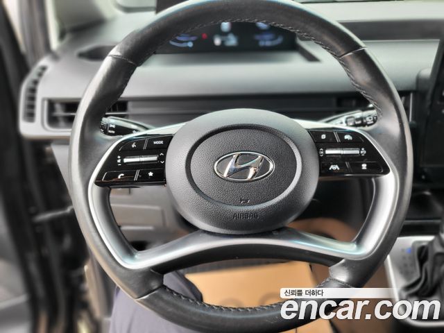 Hyundai Staria 2022 — photo 16
