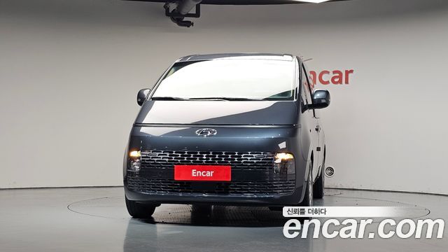 Hyundai Staria 2022 — photo 3
