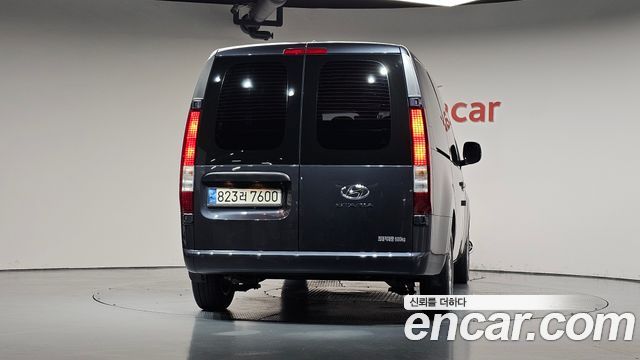 Hyundai Staria 2022 — photo 4