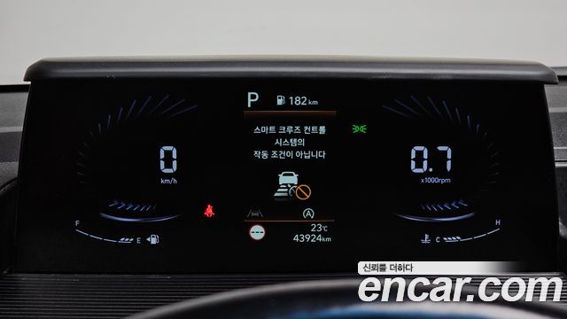 Hyundai Staria 2022 — photo 11