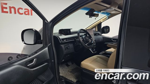 Hyundai Staria 2022 — photo 13