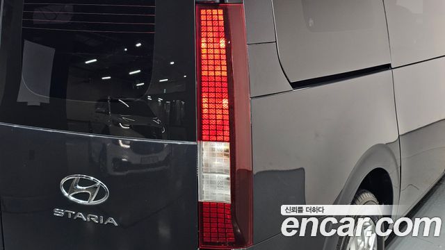 Hyundai Staria 2022 — photo 9