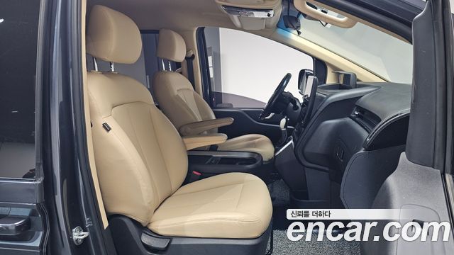 Hyundai Staria 2022 — photo 16