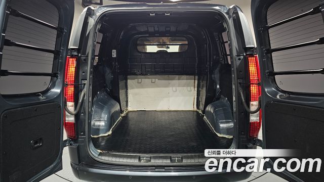 Hyundai Staria 2022 — photo 32