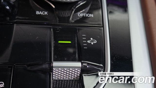 BMW X6 2021 — photo 21