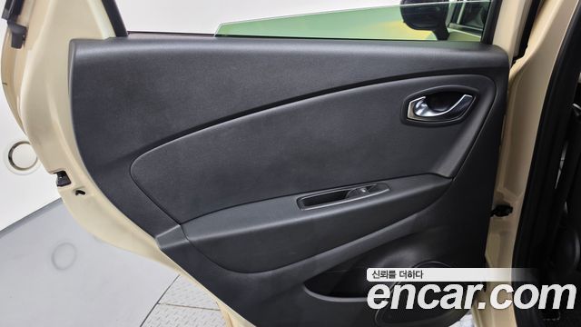 Renault Korea QM3 2018 — photo 15