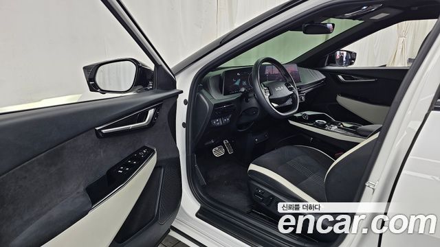 Kia EV6 2022 — photo 13