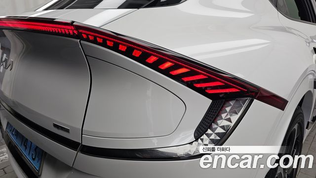 Kia EV6 2022 — photo 9