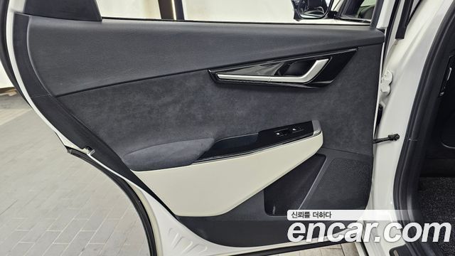 Kia EV6 2022 — photo 15